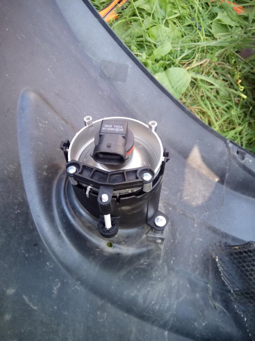 Крепление ПТФ Лада Гранта