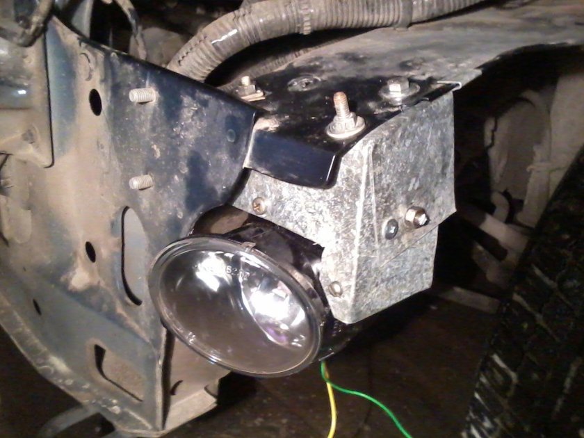 Крепление ПТФ Лада Гранта