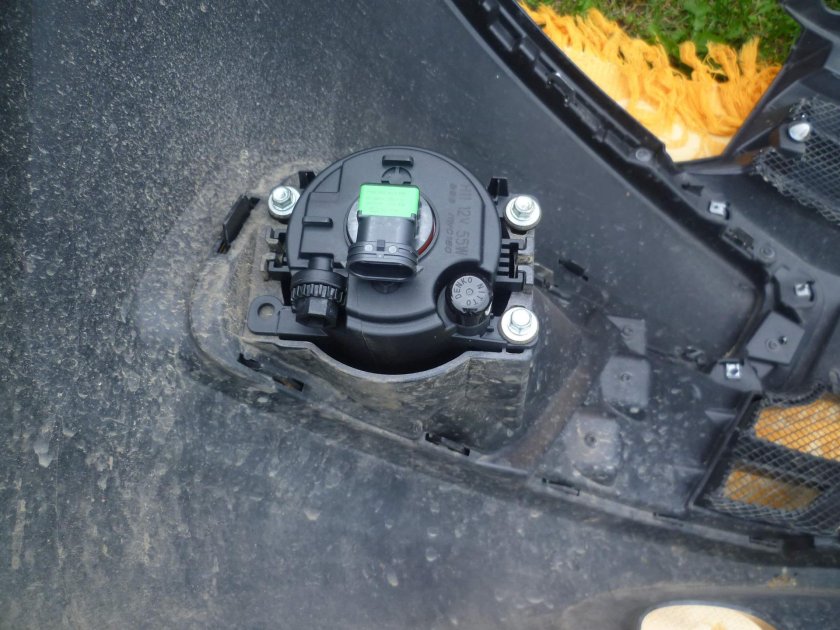 Крепление ПТФ Лада Гранта