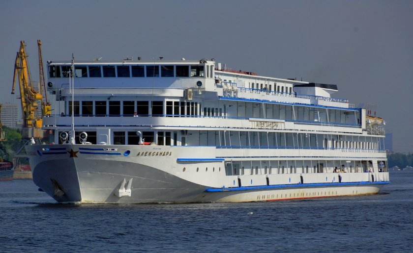 Теплоход Александр Невский