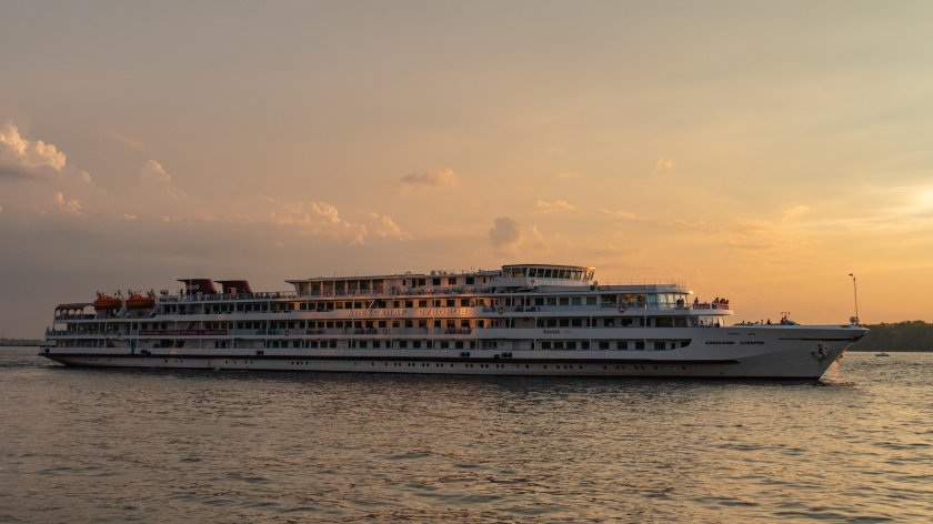 Зосима Шашков теплоход