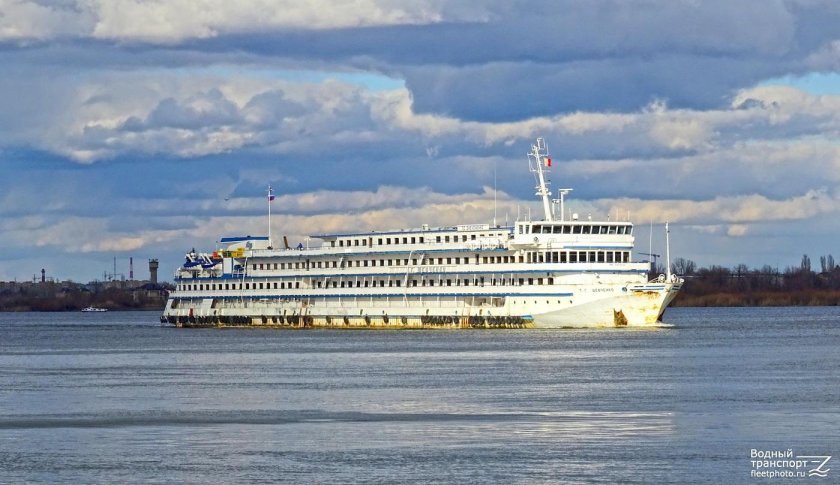 Теплоход Тарас Шевченко