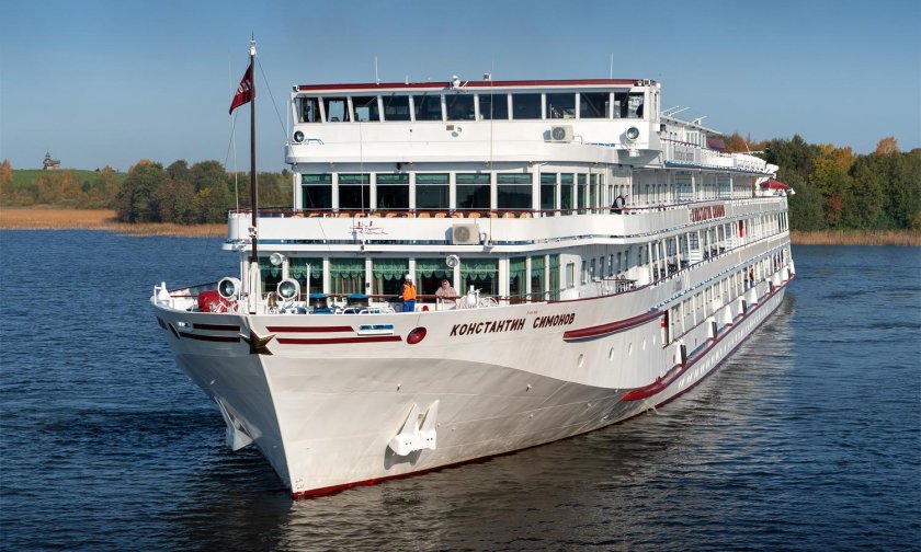 Теплоход Константин Симонов