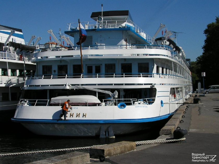 Теплоход 302 проекта фото