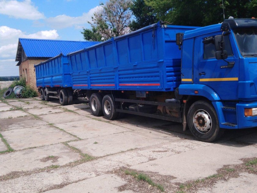 КАМАЗ 65117 синий с прицепом