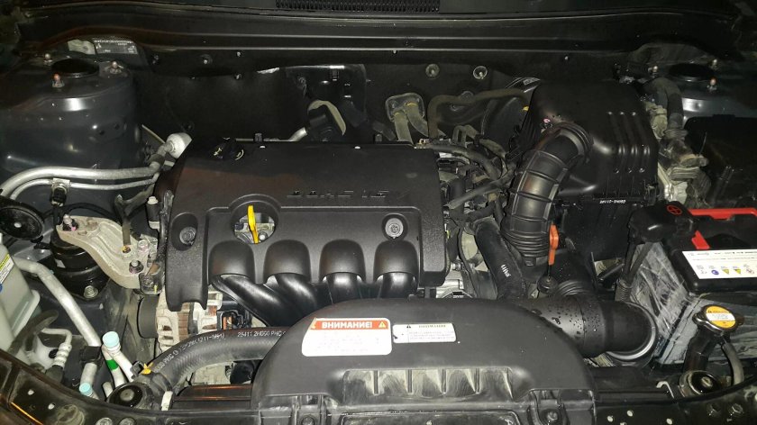 Ceed Kia 2010 подкапотное