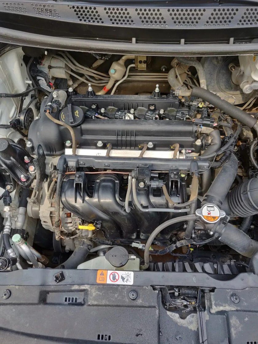 Моторный отсек кия СИД 2008