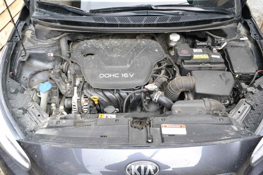 Моторный отсек Киа СИД 2008