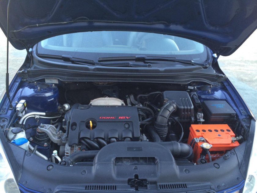 Моторный отсек Киа СИД 2008