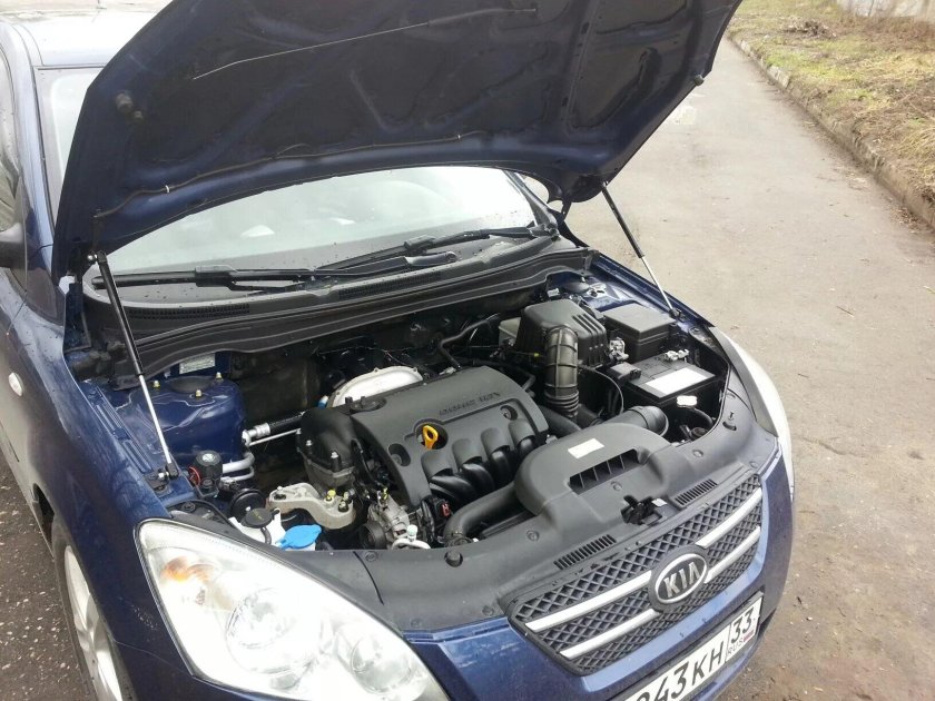 Киа СИД 1 упор капота