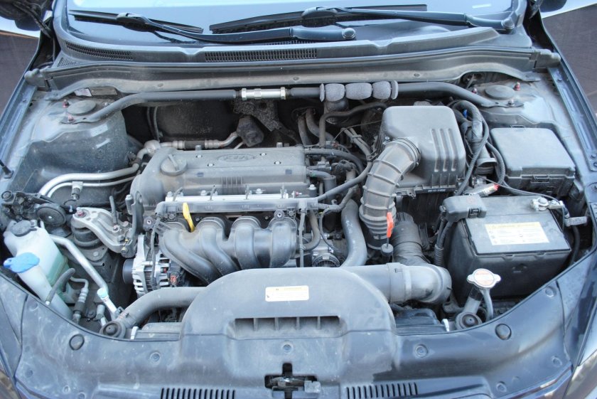 Kia Ceed 2010 под капотом