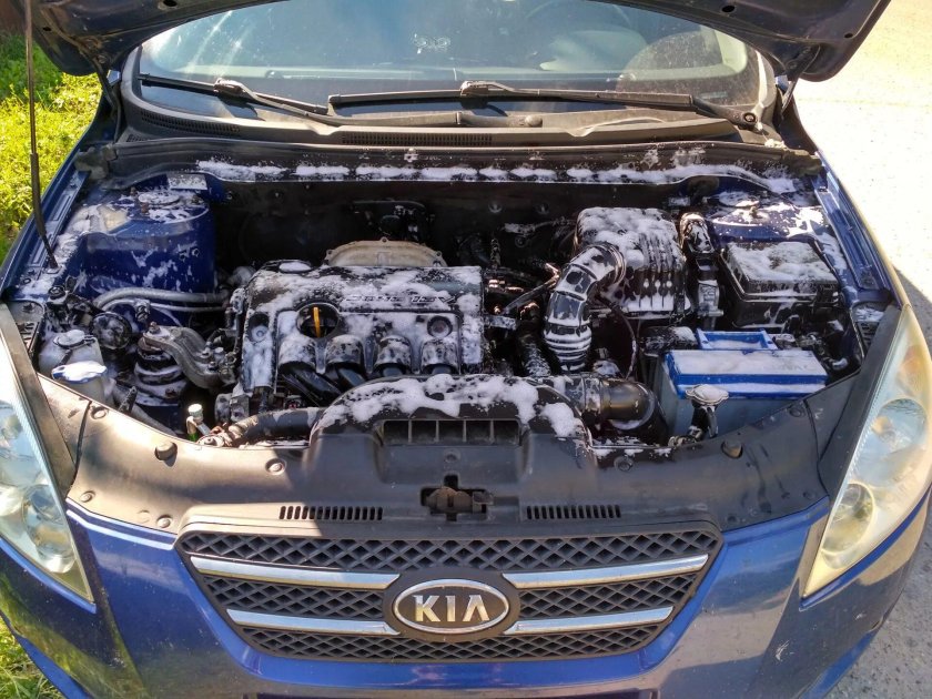 Ceed Kia 2010 подкапотное