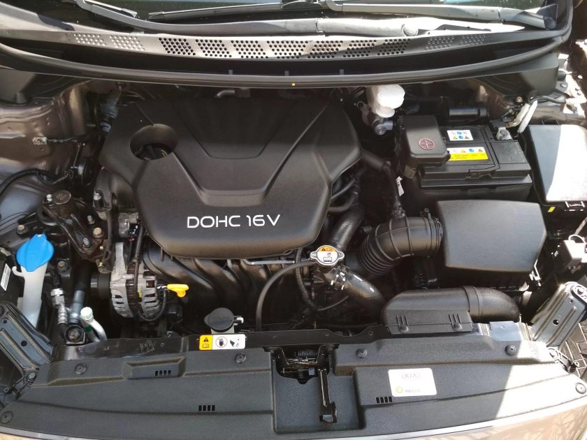Kia Ceed 2013 подкапотное