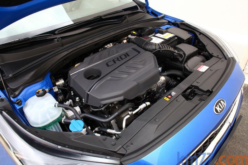 Киа СИД 2018 моторный отсек