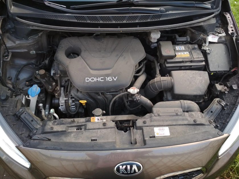 Kia Ceed 2 подкапотное пространство