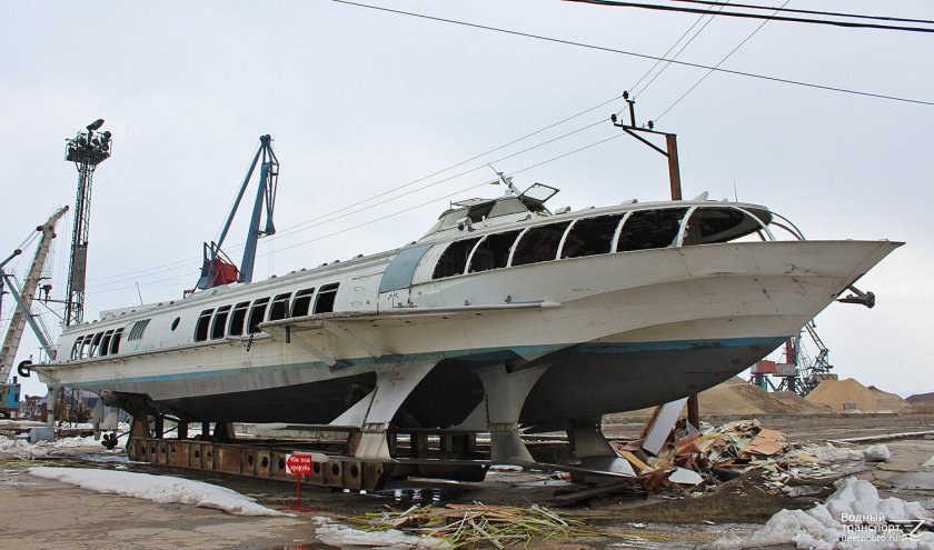 Теплоходы Метеор в Ульяновске