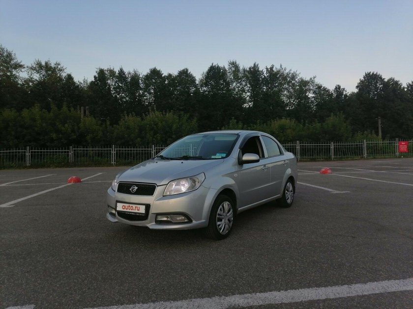 Nexia 3 серебристый цвет