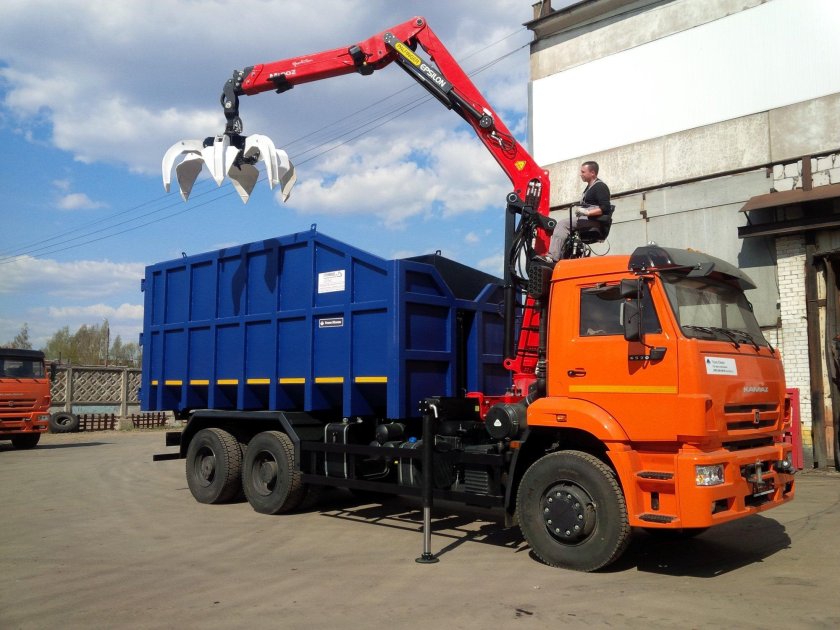 Ломовоз КАМАЗ С манипулятором
