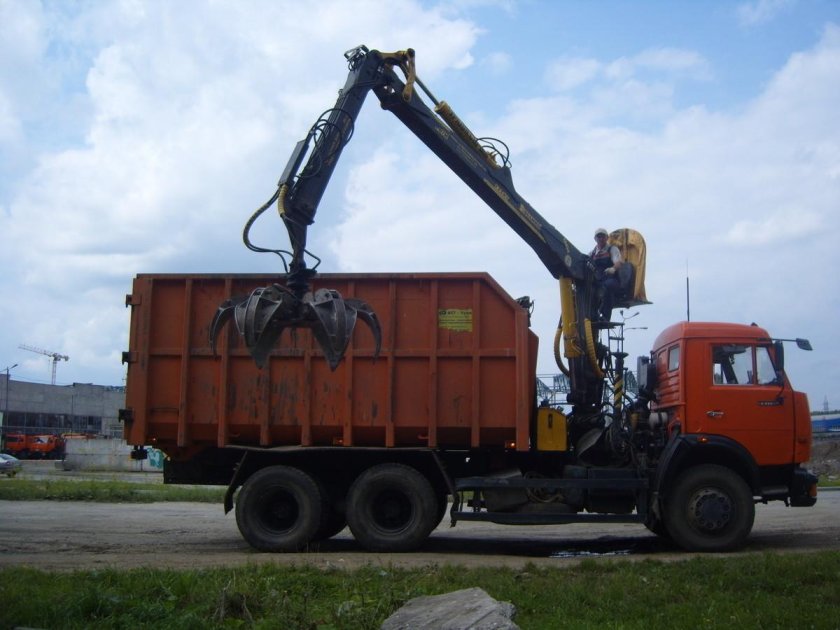 КАМАЗ 65115 ломовоз с манипулятором