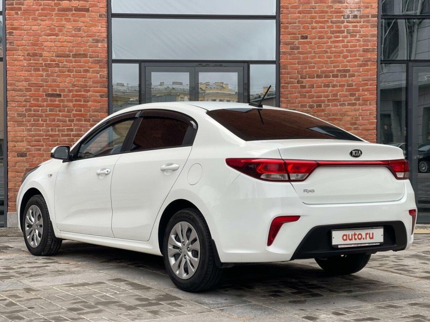 Kia Rio 2017 2020 IV белый