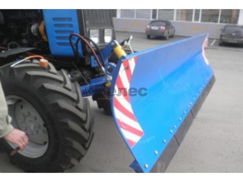 Отвал коммунальный гидроповоротный ко-4