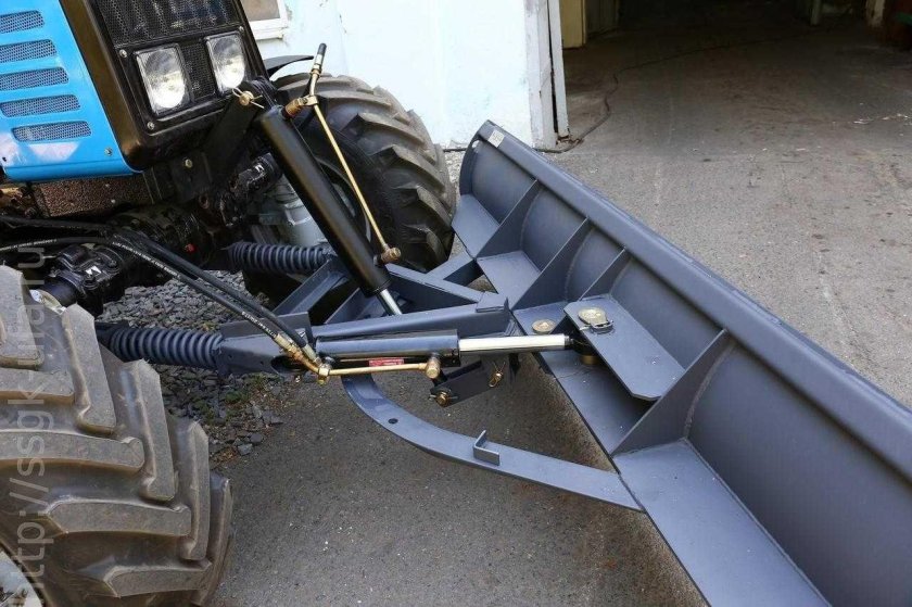 Отвал коммунальный гидроповоротный ко-4 МТЗ*