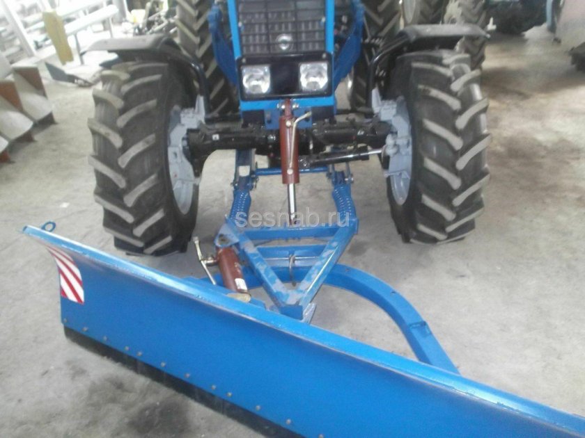 Коммунальный отвал на МТЗ 82