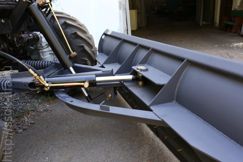 Отвал коммунальный Сальсксельмаш ко-4