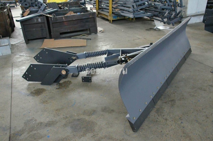 Отвал коммунальный ко-4 гидроповоротный Сальсксельмаш