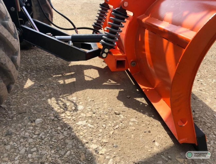 Отвал коммунальный гидроповоротный на МТЗ-82