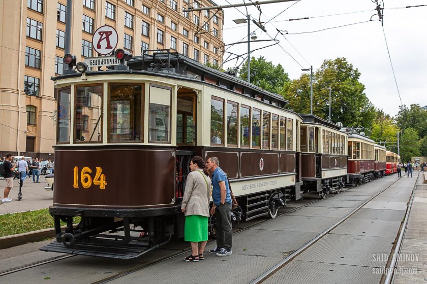 Моторный трамвайный вагон фонарный