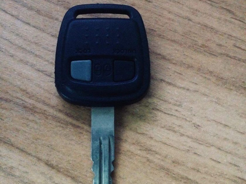 Ключ Nissan 1999