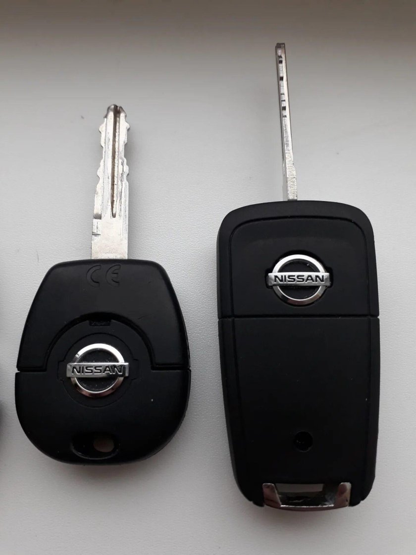 Ключ Ниссан НП 300