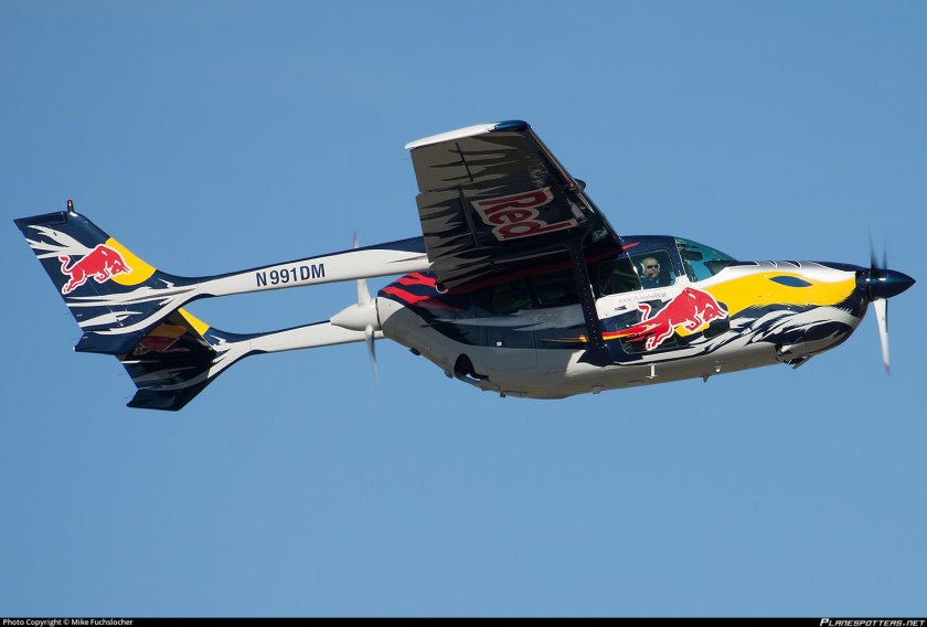 Самолет Cessna 337