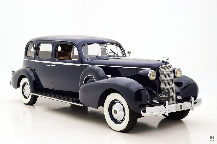 1933 Cadillac Town sedan
