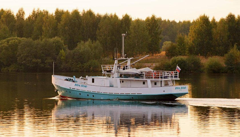 Теплоход Волхов