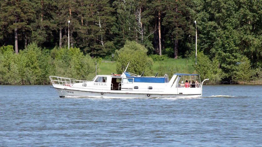 Моторная яхта "Витязь" "траулерного" типа