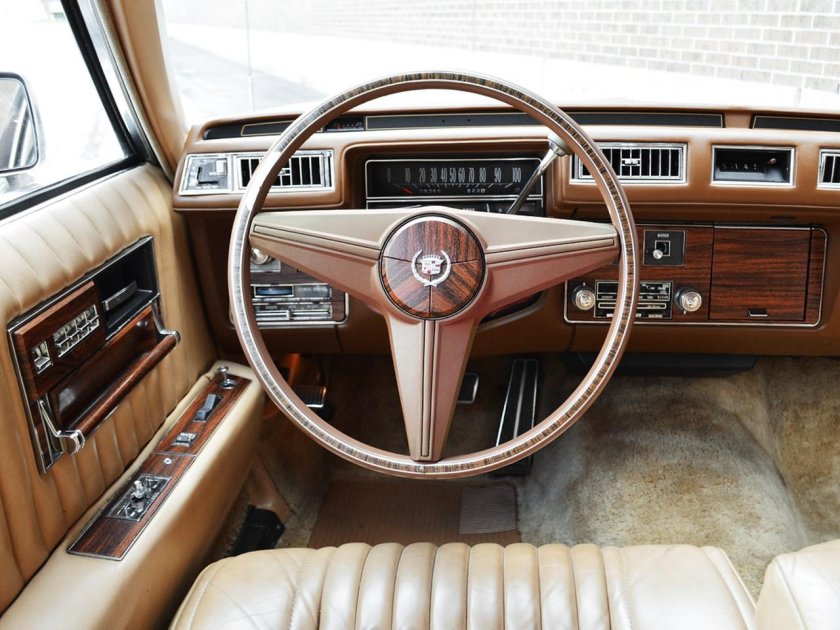 1977 Cadillac Seville салон