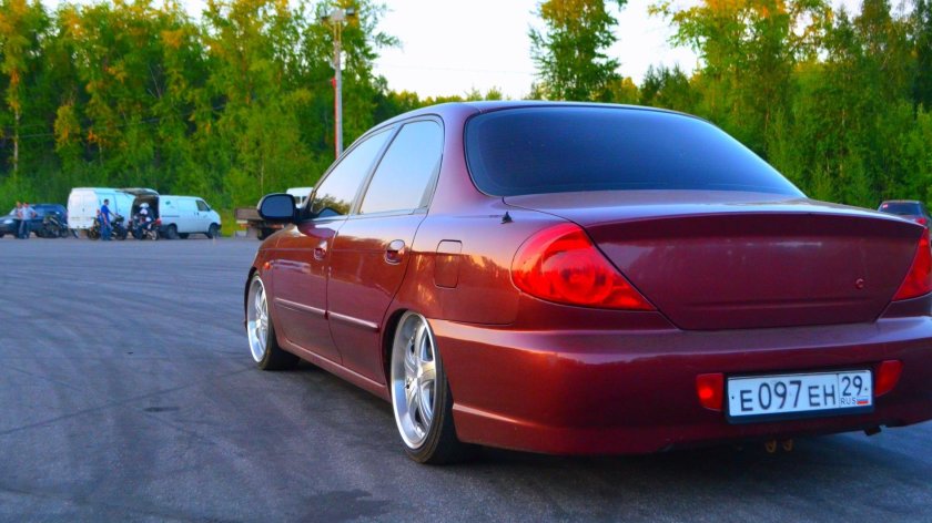 Kia Spectra 2007 stance