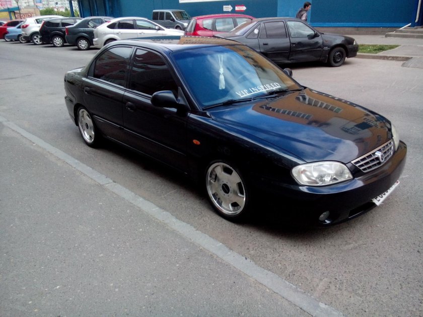 Kia Spectra черная
