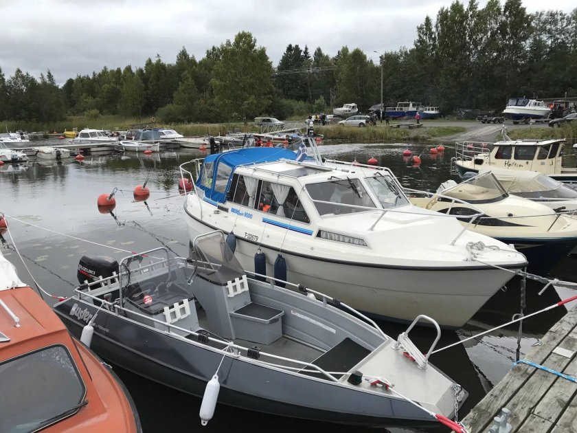 Белла 7000 катер