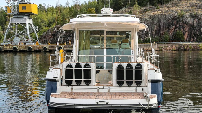 Хаусбот катамаран катамаран