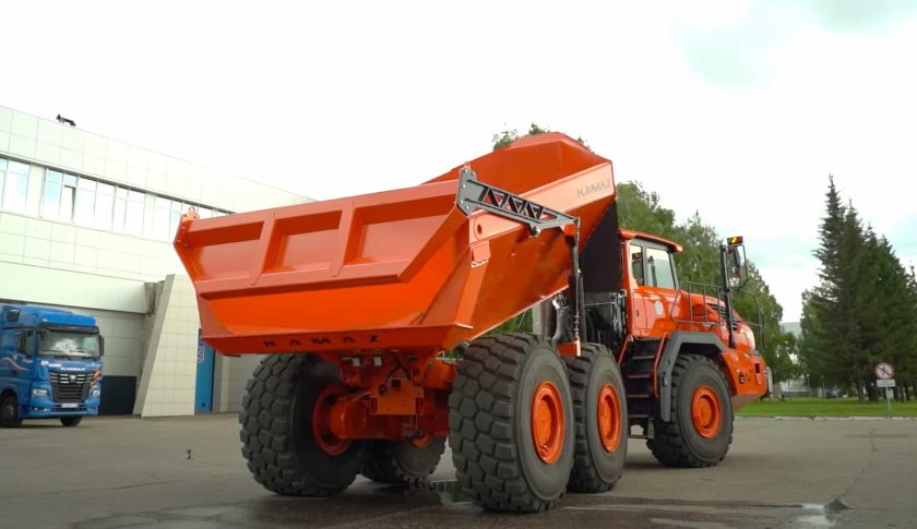 КАМАЗ сочлененный самосвал Геркулес