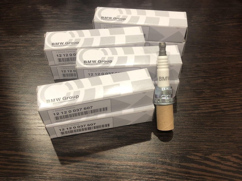 12120037607 BMW свеча зажигания