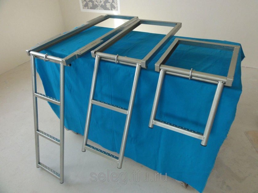 Лестница выдвижная для фургона 2 ступени 615.02