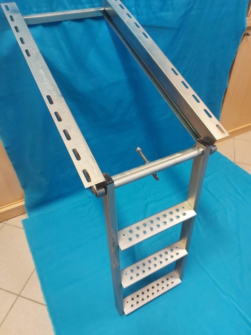 Лестница выдвижная фургонная 3 ступени