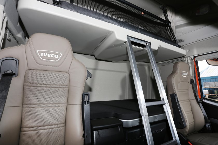 Iveco Stralis 440 салон