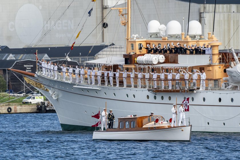 Королевская яхта Даннеброг