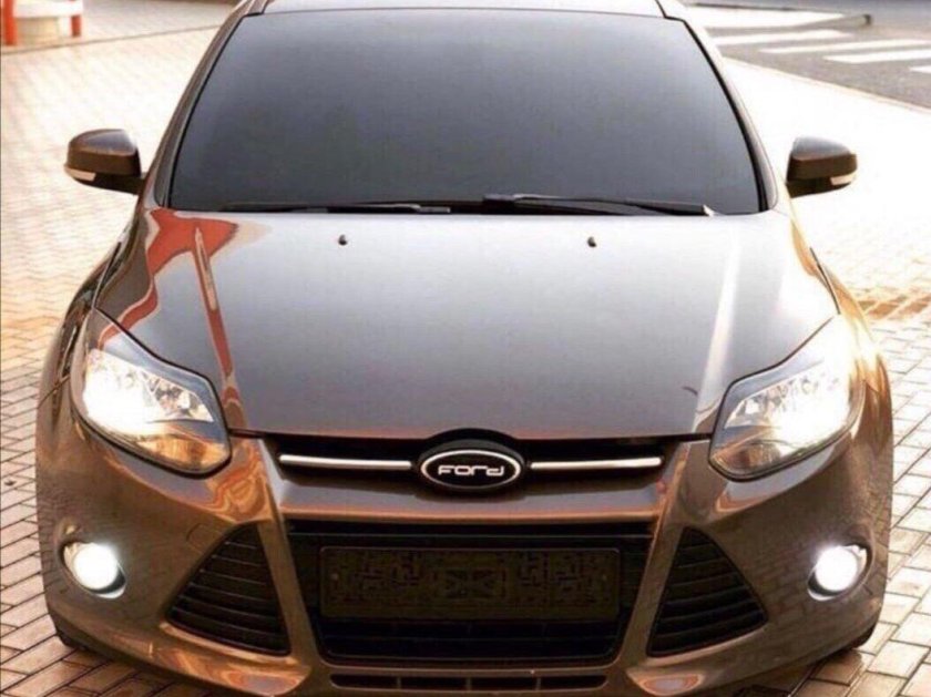Ford Focus 3 седан коричневый