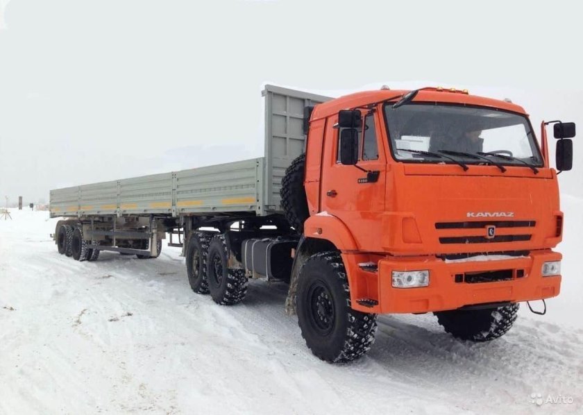 КАМАЗ 43118 седельный тягач с полуприцепом
